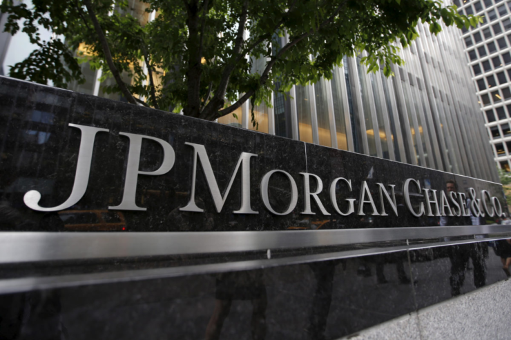 JPMorgan Chase Bank Wrongly Charged 170,000 Customers Overdraft Fees. Federal Regulators Refused to Penalize It.